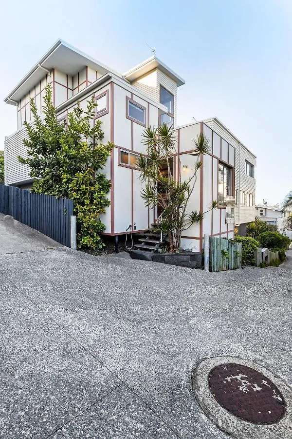 Daybreak Loft Apartment Gold Coast Australia